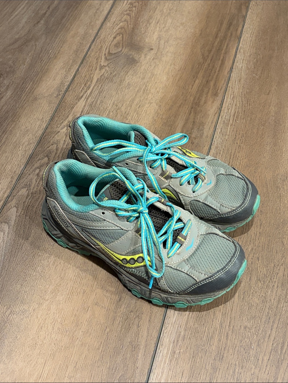 Saucony Gray Sneakers with Teal Accents - Picture 3 of 5